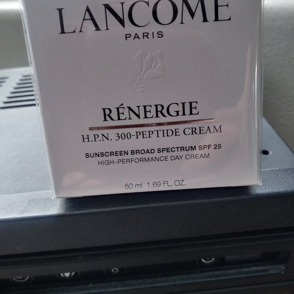 Lancome Paris Rénergie H.P.N. 300-Peptide Anti-Aging Cream with SPF 25 NEW